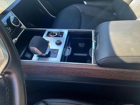 Used 2022 Land Rover Range Rover SE image 15