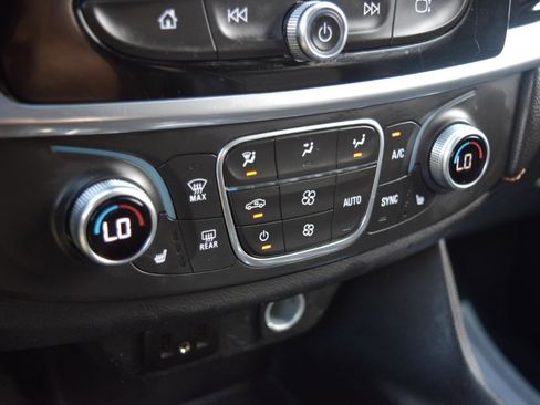 Used 2019 Chevrolet Traverse LT w/ LT Premium Package image 28