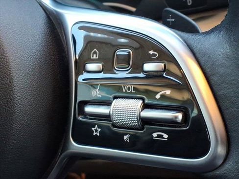 Certified 2022 Mercedes-Benz GLC 300 image 10