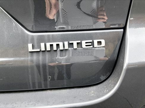 New 2025 Jeep Grand Cherokee Limited w/ Trailer Tow Package image 13