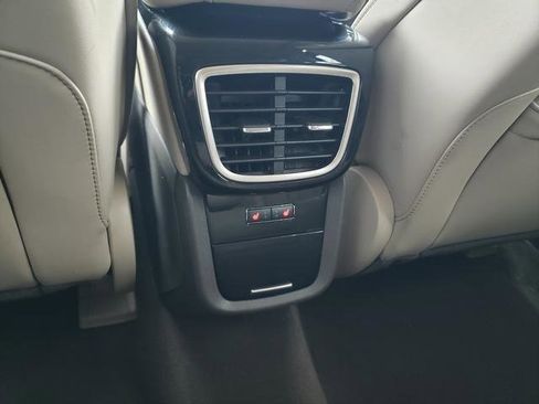 Used 2022 Lincoln Nautilus Reserve w/ Equipment Group 202A image 17