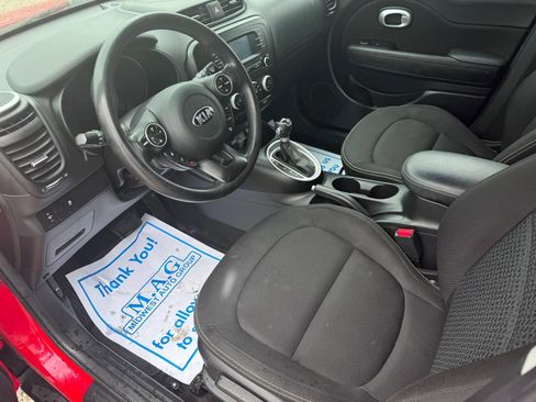 Used 2016 Kia Soul + FWD image 14