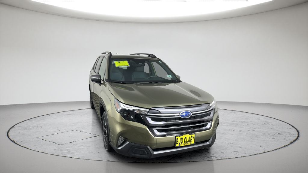 Used 2025 Subaru Forester Premium AWD/4WD image 4