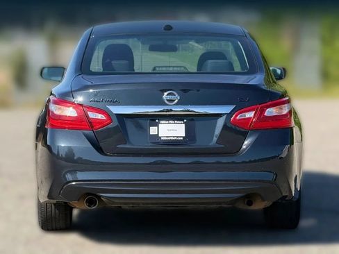 Used 2017 Nissan Altima 2.5 SV FWD image 4