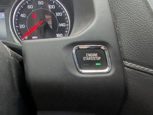 Used 2023 GMC Acadia SLT w/ Elevation Edition FWD image 17