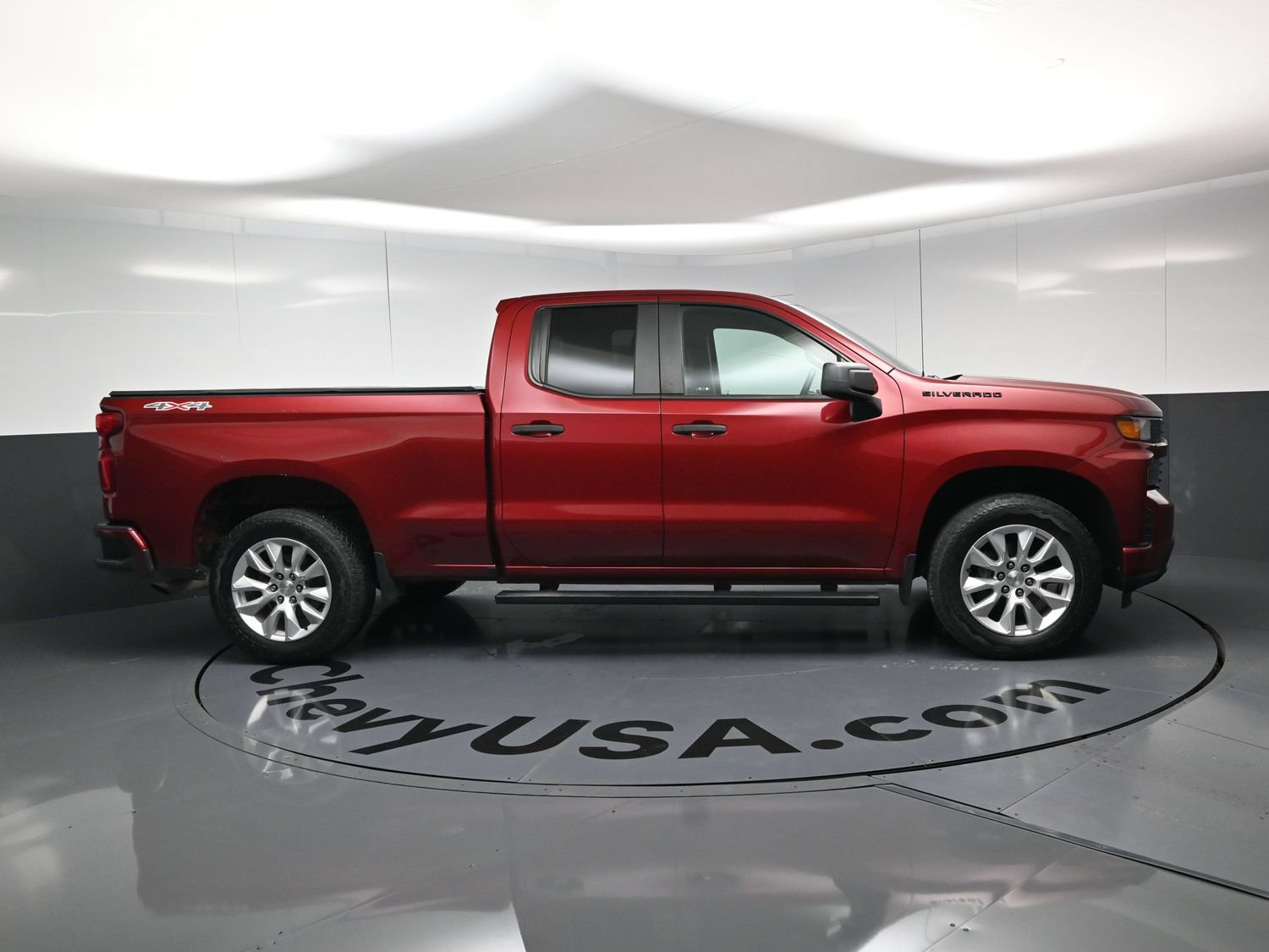 Used 2020 Chevrolet Silverado 1500 Custom w/ Custom Value Package AWD/4WD image 10