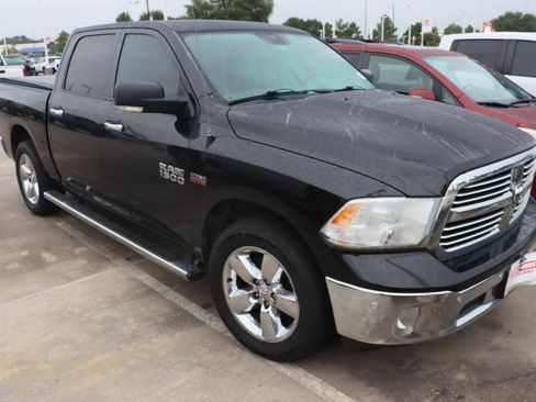 Used 2017 RAM 1500 Lone Star RWD image 2