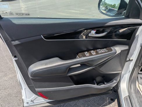 Used 2019 Kia Sorento AWD V6 image 15