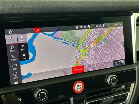 Certified 2026 Porsche Macan AWD/4WD image 22