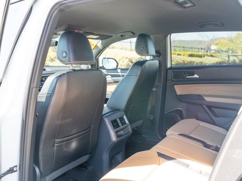 Used 2023 Volkswagen Atlas Cross Sport SE FWD image 18