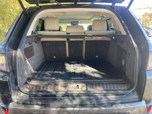 Used 2018 Land Rover Range Rover Sport HSE image 8