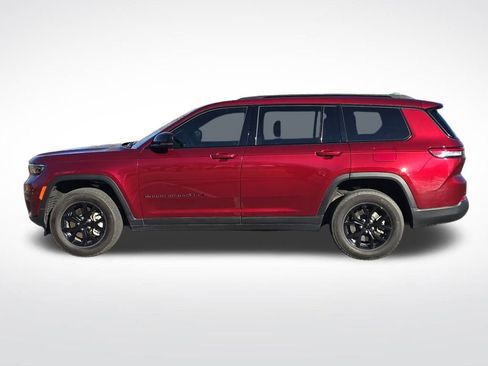 Used 2025 Jeep Grand Cherokee L Laredo image 2