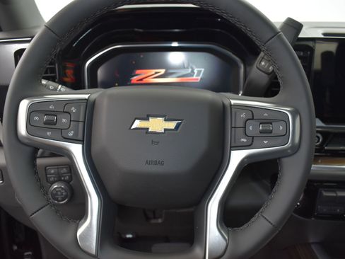 Used 2025 Chevrolet Silverado 2500 LT w/ Z71 Chrome Sport Edition AWD/4WD image 12