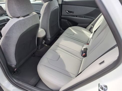 New 2026 Hyundai Elantra Limited FWD image 25
