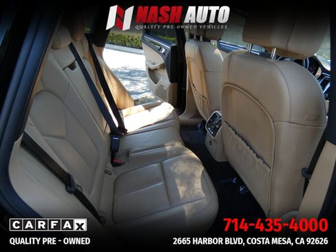 Used 2018 Porsche Macan Sport Edition AWD/4WD image 39