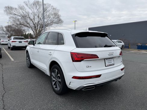 Used 2023 Audi Q5 2.0T Premium w/ Convenience Package image 3