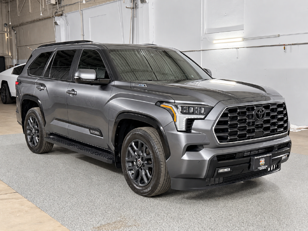 Used 2024 Toyota Sequoia Platinum AWD/4WD image 4