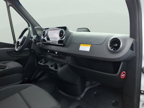 New 2026 Mercedes-Benz Sprinter 2500 image 12