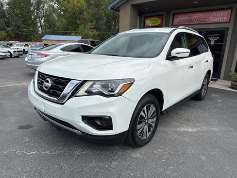 Used 2018 Nissan Pathfinder S image 3