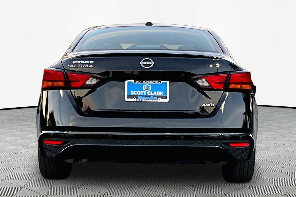 Used 2025 Nissan Altima 2.5 SV AWD/4WD image 7