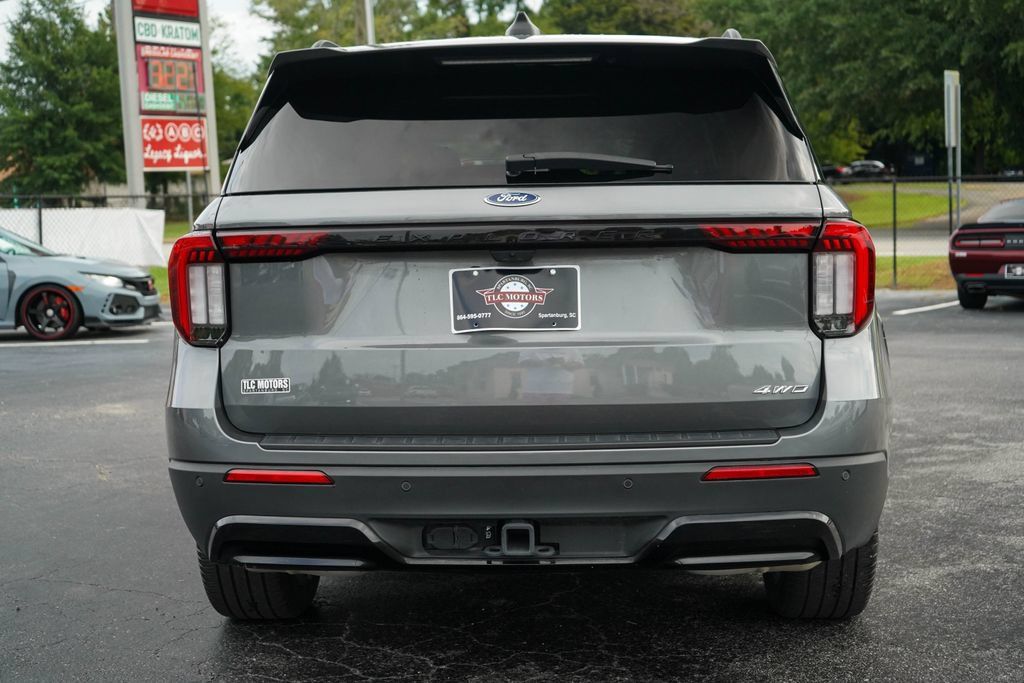 Used 2025 Ford Explorer ST-Line w/ ST-Line Street Pack AWD/4WD image 19