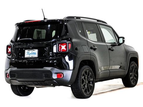 Used 2023 Jeep Renegade Altitude AWD/4WD image 6