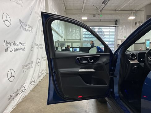 New 2026 Mercedes-Benz GLC 300 4MATIC image 6
