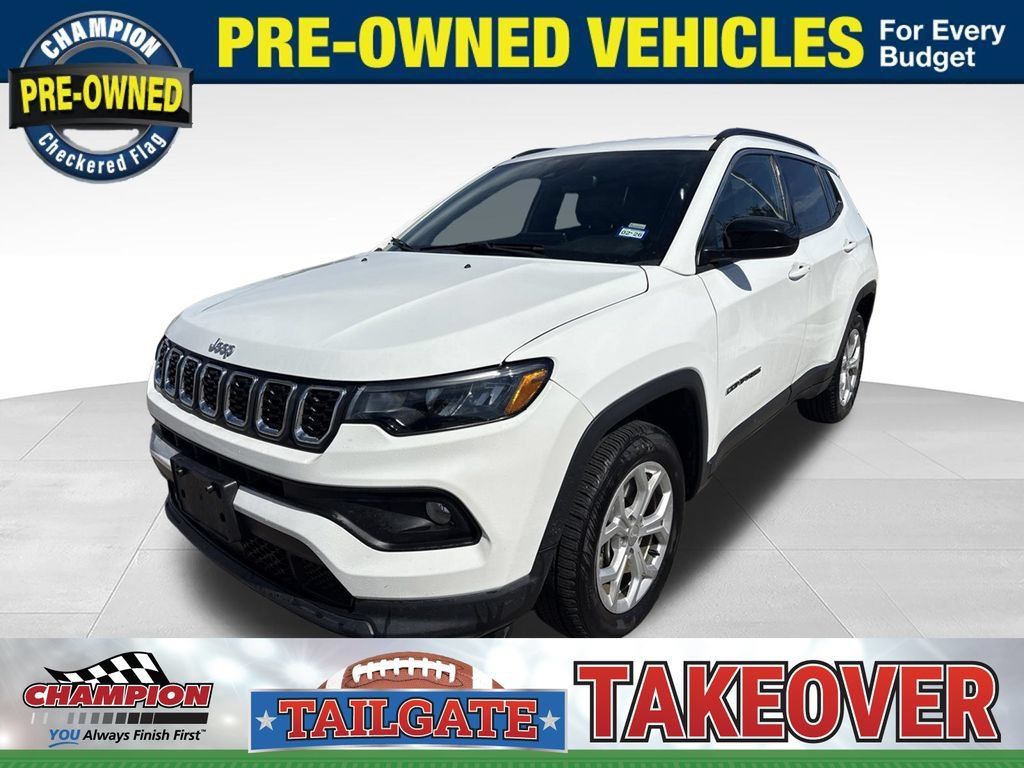 Used 2024 Jeep Compass Latitude AWD/4WD image 1