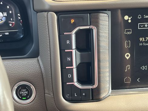Used 2022 GMC Yukon Denali AWD/4WD image 23