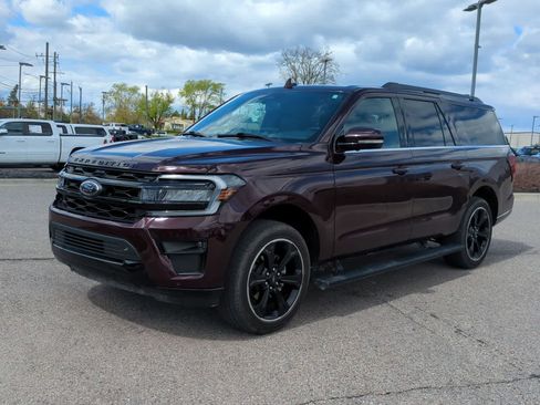 Used 2024 Ford Expedition Max Limited AWD/4WD image 4