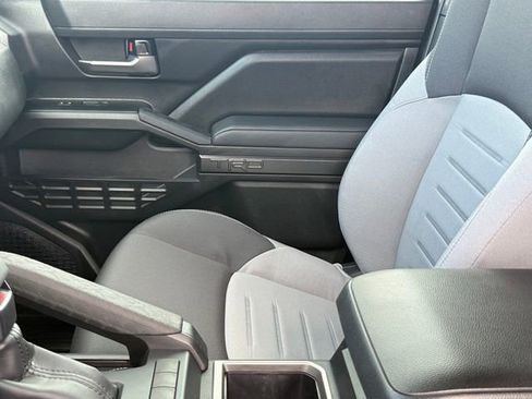 Used 2025 Toyota Tacoma TRD Sport image 12