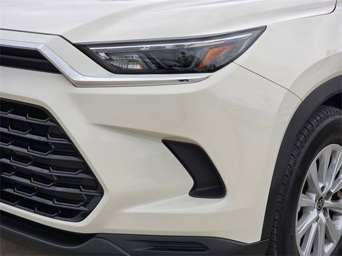 Certified 2024 Toyota Grand Highlander XLE image 6