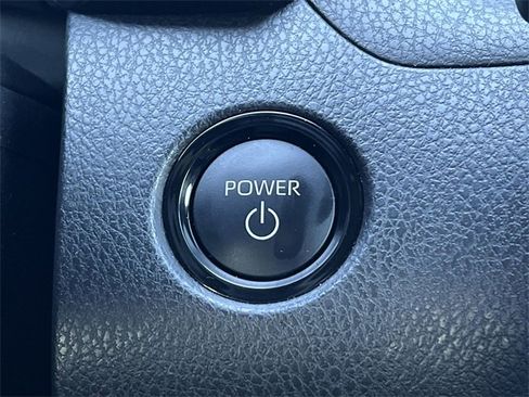 Used 2025 Toyota Camry SE image 19