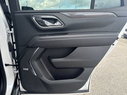 Used 2023 GMC Yukon AT4 w/ AT4 Premium Plus Package AWD/4WD image 31
