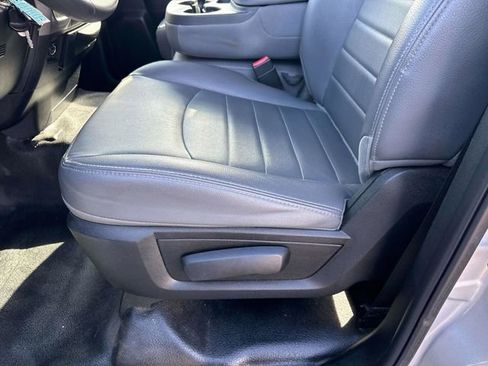 Used 2018 RAM 1500 Tradesman w/ Chrome Appearance Group image 23