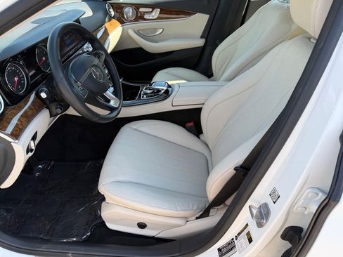 Certified 2017 Mercedes-Benz E 300 4MATIC image 10