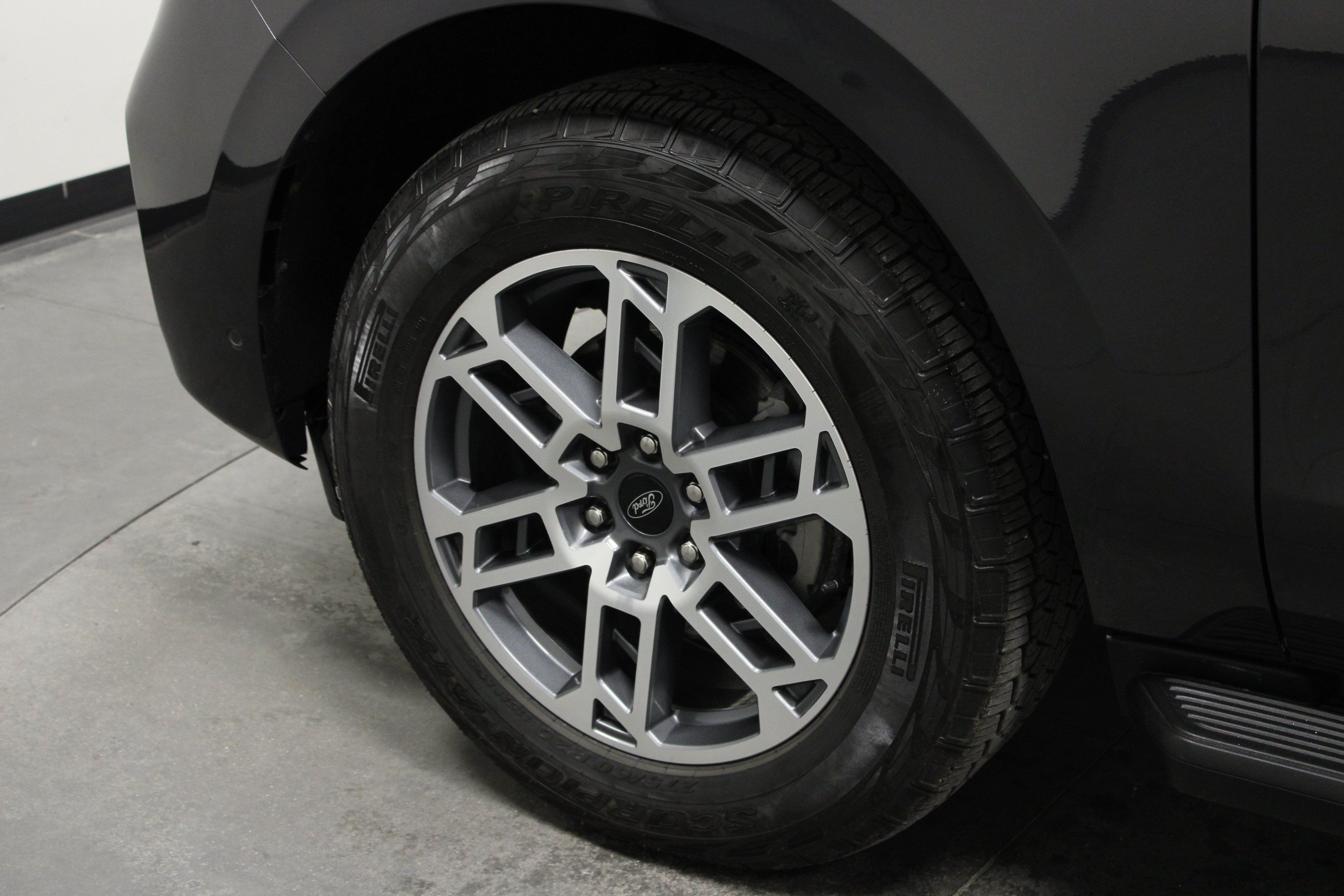 Used 2025 Ford Expedition Active AWD/4WD image 10
