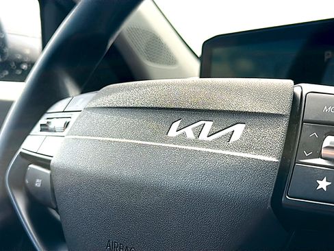 Used 2025 Kia K4 FWD image 30