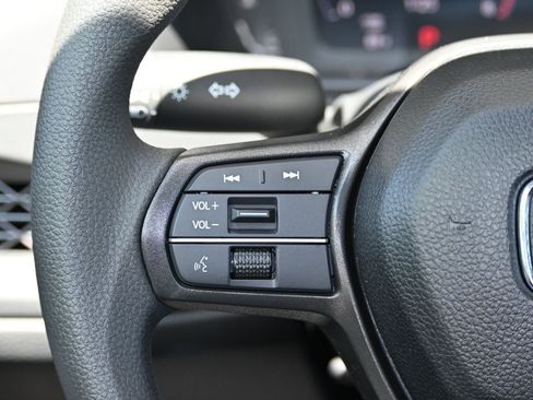 Used 2025 Honda Accord SE image 27