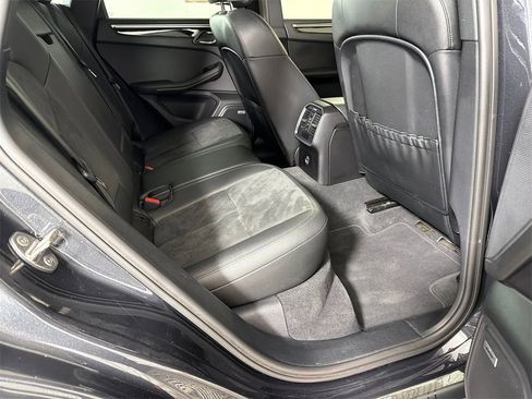 Used 2021 Porsche Macan S image 17