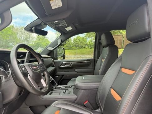 Used 2024 GMC Sierra 2500 AT4 w/ Technology Package AWD/4WD image 18