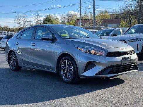 Used 2023 Kia Forte LXS w/ LXS Technology Package FWD image 11