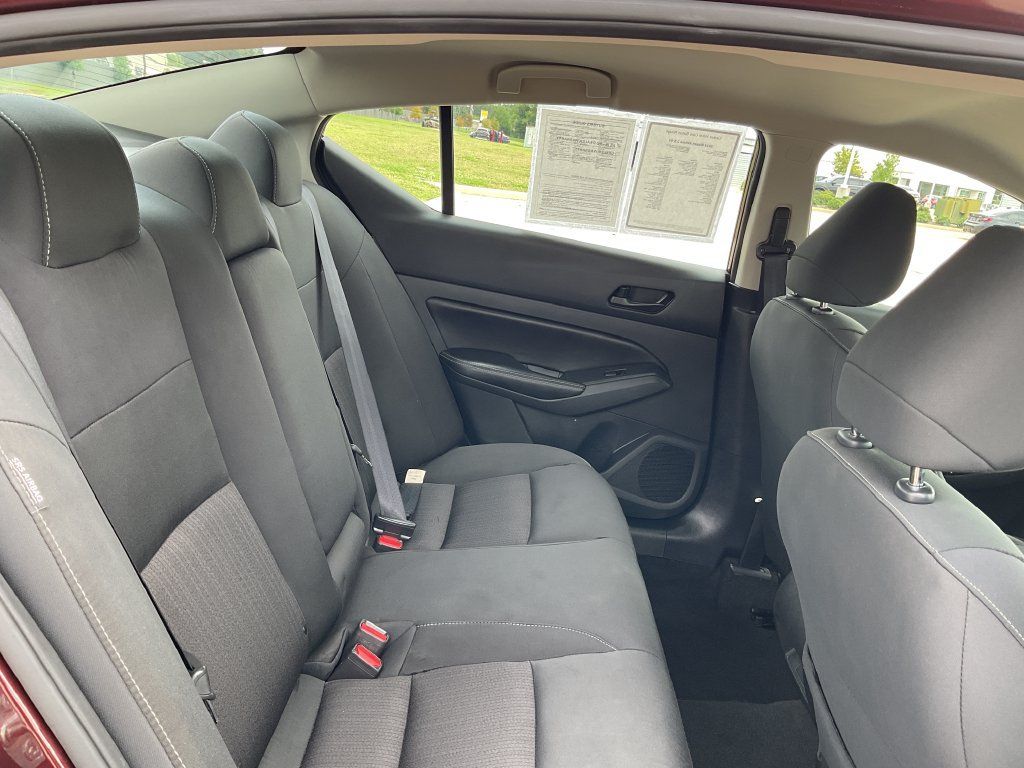 Used 2024 Nissan Altima 2.5 SV FWD image 15