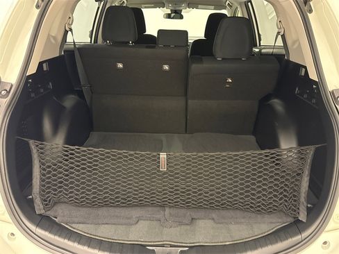 Used 2017 Toyota RAV4 LE image 14
