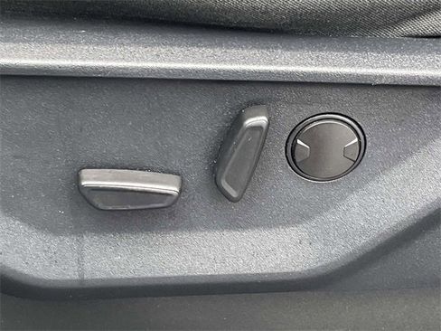 Certified 2022 Ford F150 XLT w/ Equipment Group 302A High image 18