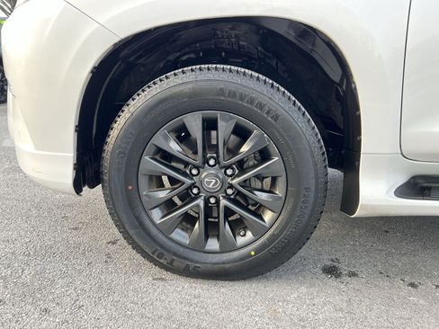 Used 2023 Lexus GX 460 Premium image 12