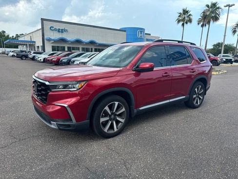 Used 2023 Honda Pilot Touring image 1