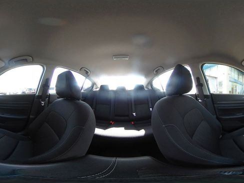 Used 2025 Nissan Altima 2.5 SV FWD image 43