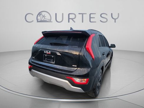 New 2026 Kia Niro EX FWD image 3