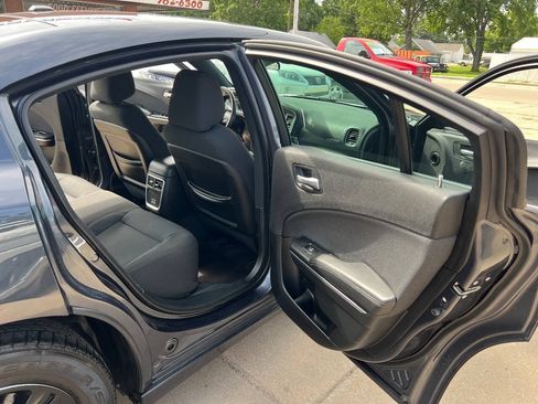 Used 2018 Dodge Charger SXT RWD image 20